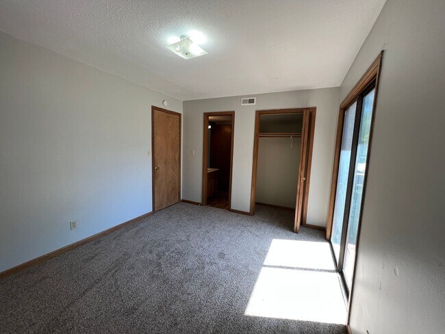 Photo - 4 bed 2 bath Centrally Located - Near Aggieville! AVAILABLE NOW!