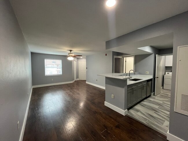 Photo - 3008 Parkway Blvd Unit Apt 302
