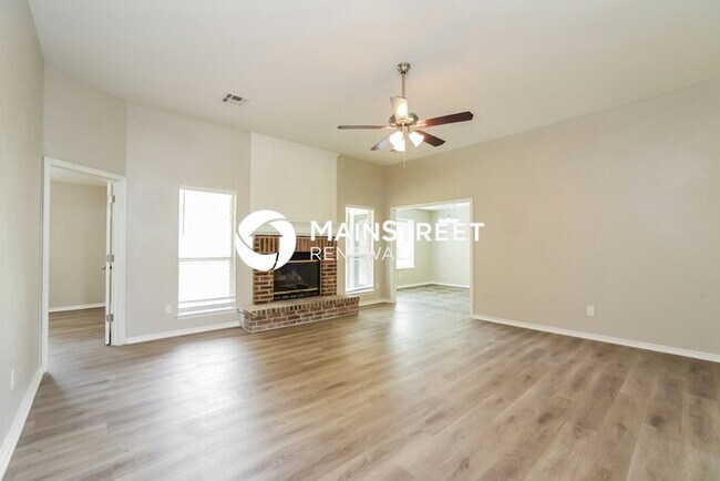 Photo - 3 Bedroom Pet-Friendly Home in NORMAN, OK with Main Street Renewal