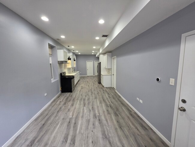 2113 W 18th Pl Unidad 2113 w 18th Place