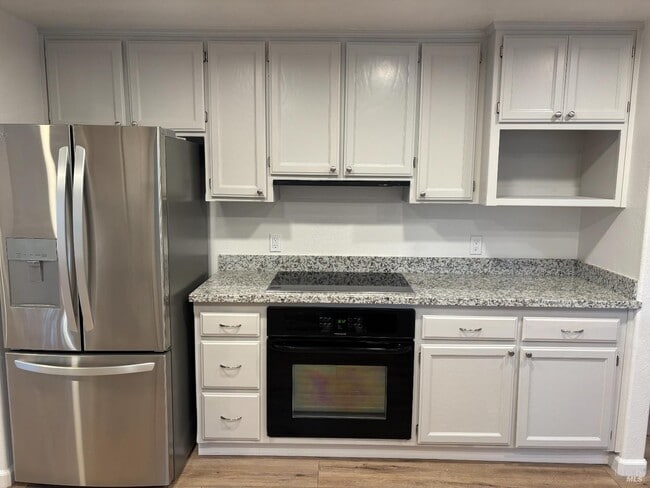 Photo - 1776 Meda Ave