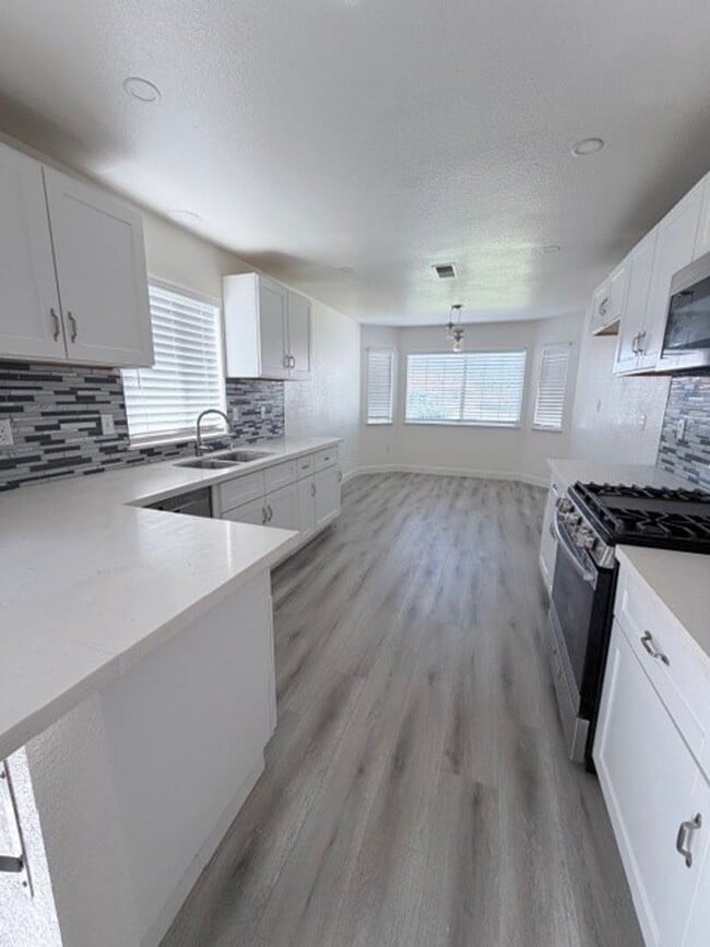 Photo - 7625 Canyon Clover Dr