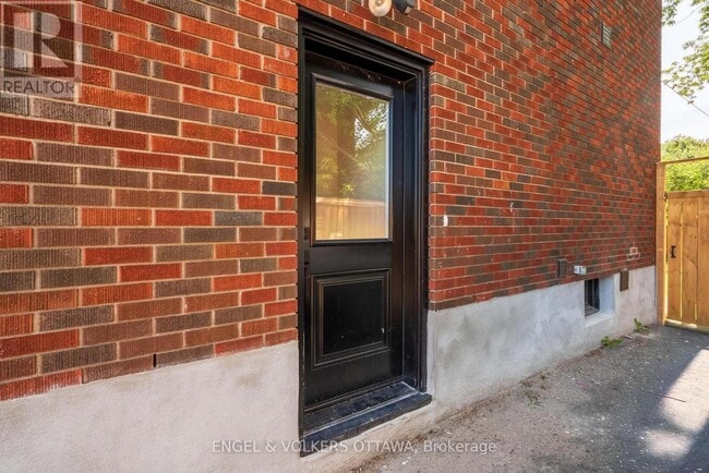 Photo - 1040 Maitland Ave