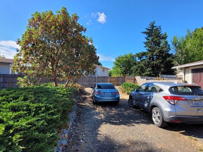 Photo - 340 Hill Ct Townhome
