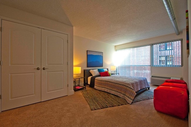 Downtowner Apartments