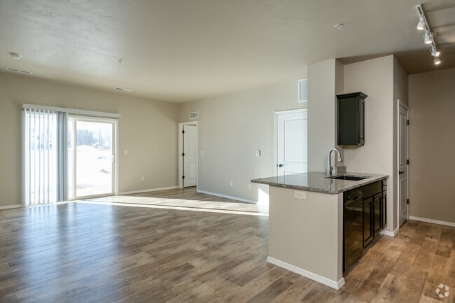 2 BR, 2.5 BA - 1,300SF