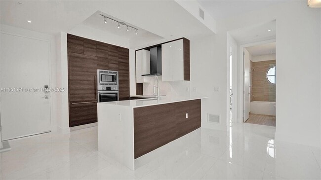 Photo - 301 Altara Ave Unidad 801