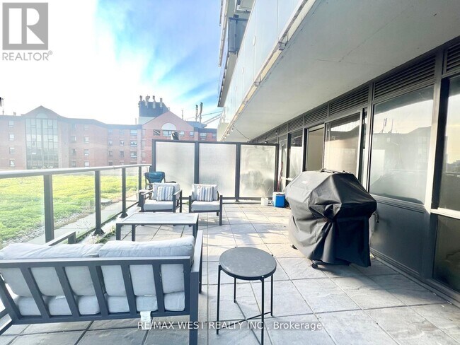 Photo - 1030 King St W Unit 502