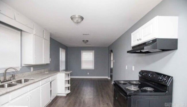 Photo - 7606 W 40th St