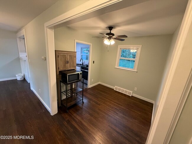 Photo - 203 Sunset Ln
