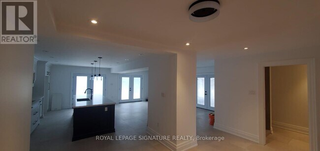 Photo - 19 Scarboro Ave