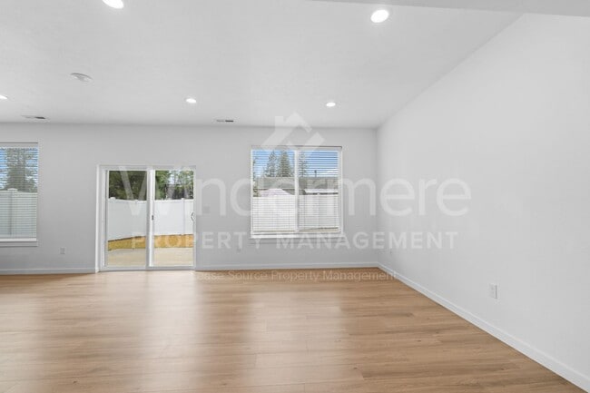 Photo - 12805 N Jaydee Ln Unit 12807 N Jaydee Ln