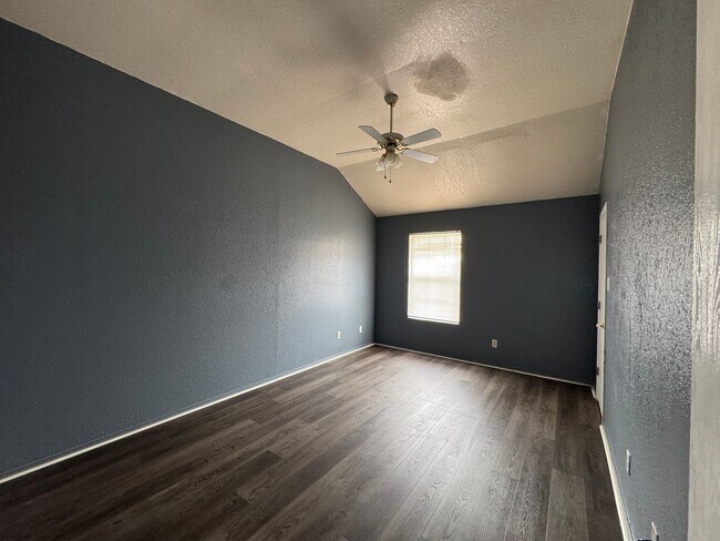 Photo - 4406 Deek Dr Unit B