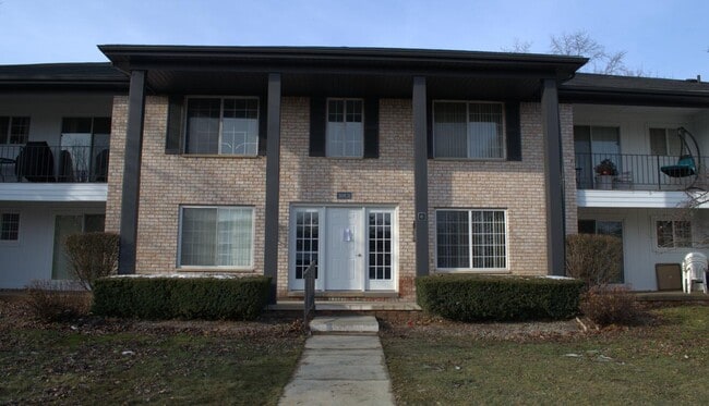 Building Photo - 30831 Hunters Dr Unit 23