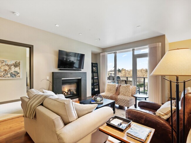 Photo - Atwater Place - 2 bed/2.5 bath + office/den South Waterfront condo w/2 parking spaces/storage/mos... Unit ATW305