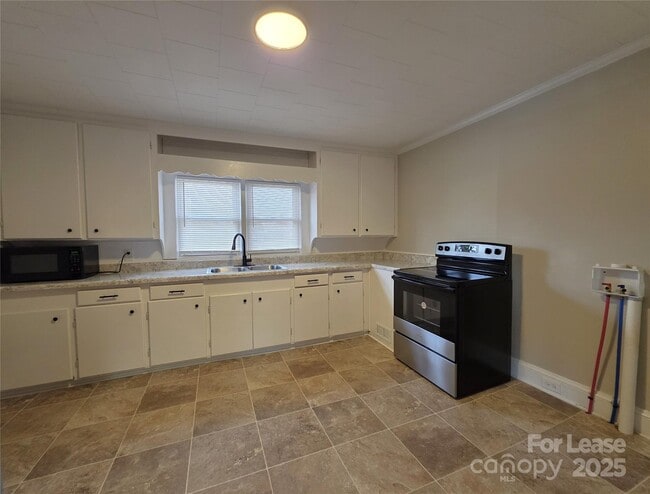 Photo - 110 W 22nd St