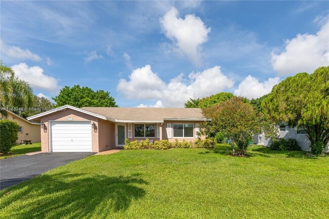 Building Photo - 7003 NW 99th Ave Rental