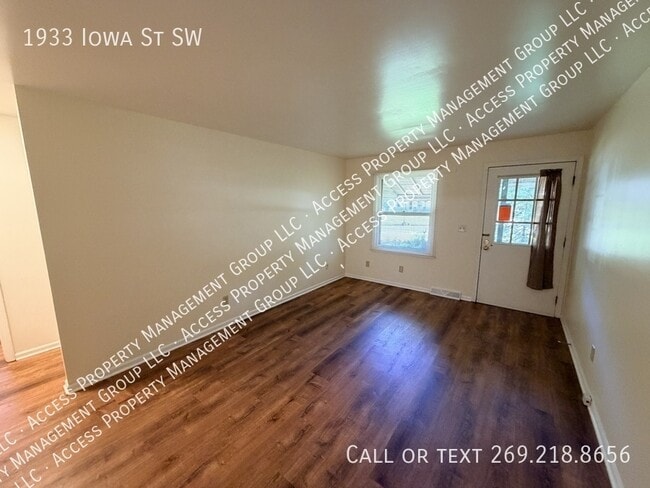Photo - 1933 Iowa St SW