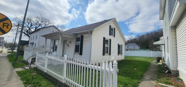 Photo - 225 W 3rd St