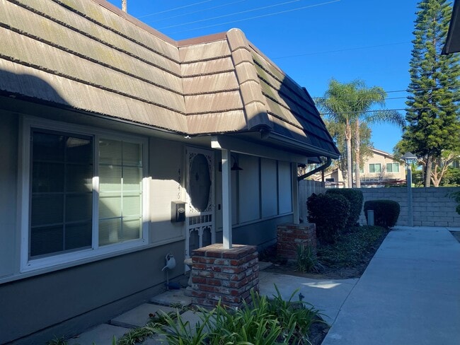 Photo - 4846 Larwin Ave