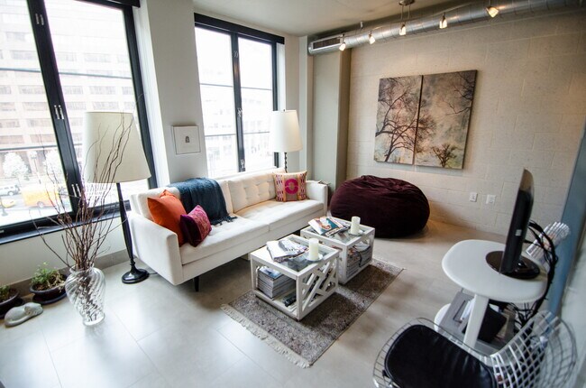 Photo - 1133 14th St NW