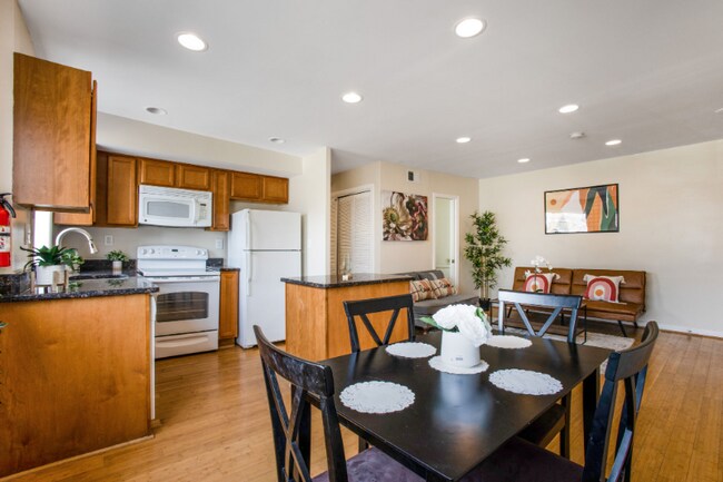 Photo - 3339 10th Pl SE Unidad 302