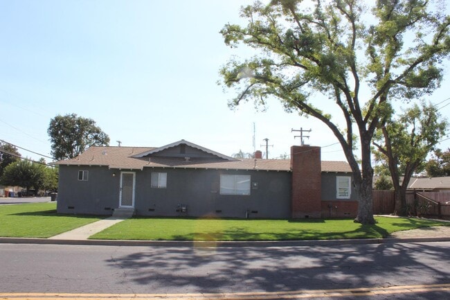 Photo - 1996 N 11th Ave