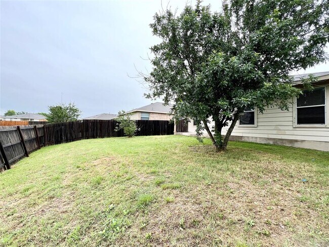 2428 Green Meadows Ln