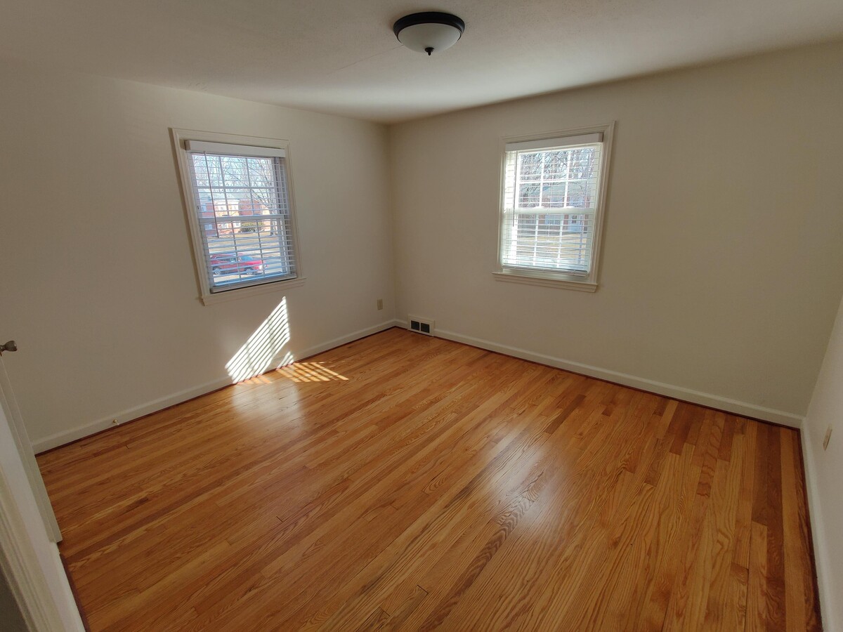 Photo - 76 Mercury Ct Unidad R2