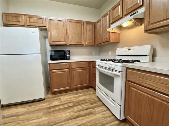 Photo - 611 Zennia St Unit #A