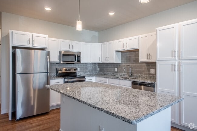 Interior Photo - Summer Ridge