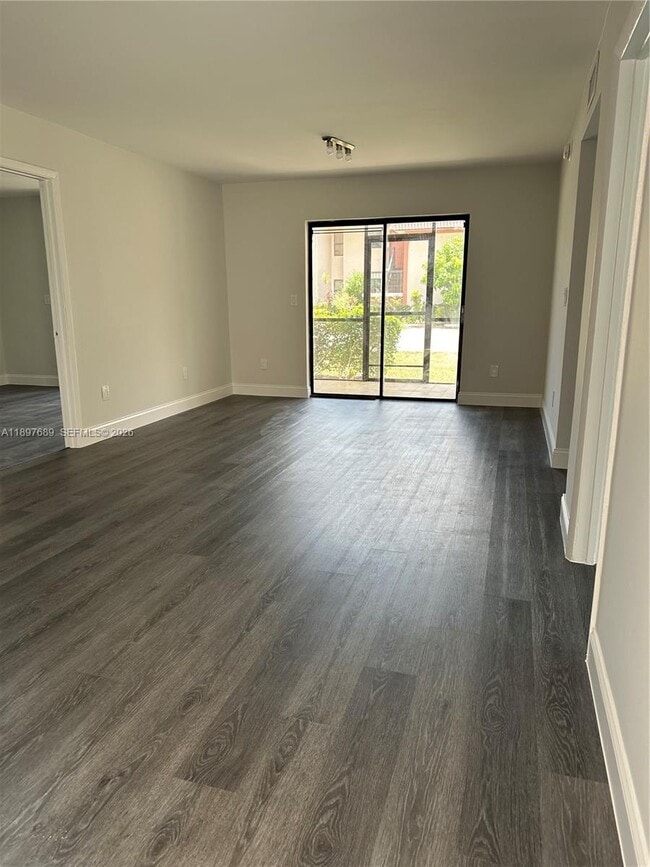 Building Photo - 855 NE 209th St Unit 103-34