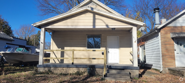 Building Photo - 614 Prouty Ave Rental