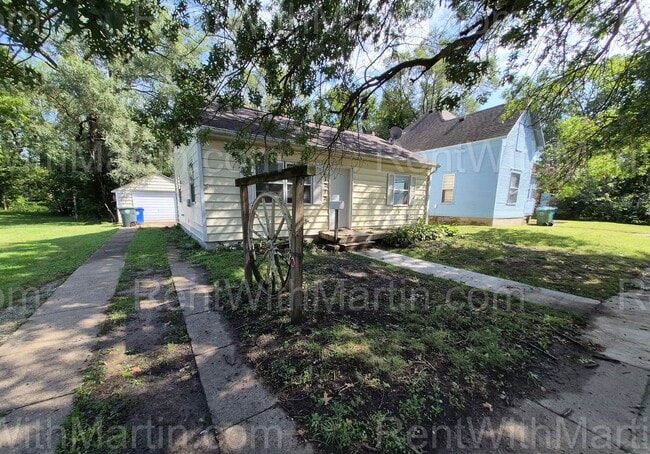 1212 Lincoln St