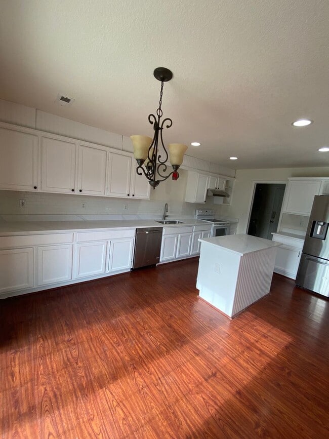 Photo - 3 bedroom 2 bathroom duplex in Englewood