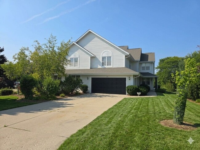 Building Photo - 3 bedroom New Berlin townhome