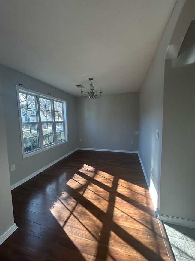 Photo - 104 Alice Walker Dr