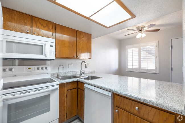 1BR, 1BA - 448SF - Kitchen - Sahara View Apartments