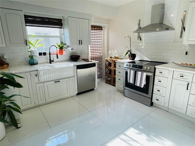 Photo - 759 NE 87th St