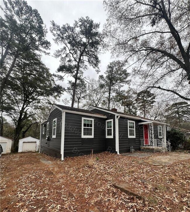 Photo - 1860 Broadwell St SW