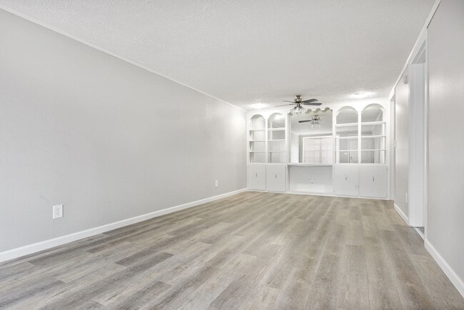 Photo - Independence Village  - FALL REDUCED RENT