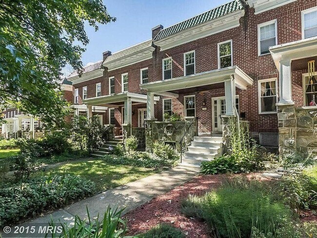 Building Photo - Remington 5BR Rowhome Available 6/1 | Steps to JHU | Finished Basement Bed/Bath | 2,300 Sq Ft