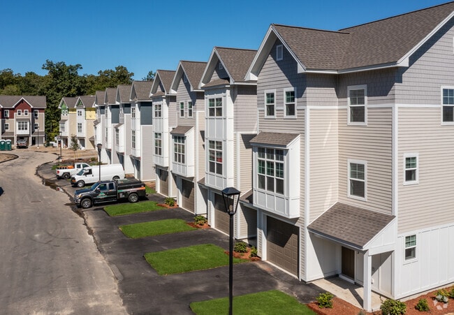 Alt Exterior - Amelia Villages