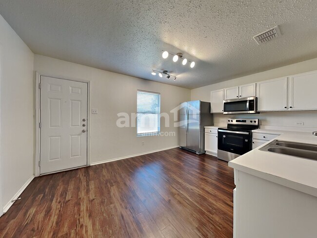 Photo - 2509 Margaret Ln House