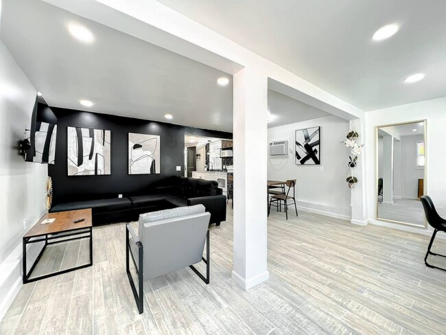 Photo - 1829 Hollenbeck Dr Unit 2