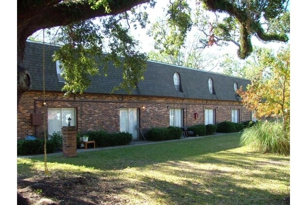 Palm Oaks Townhomes - Palm Oaks Townhomes