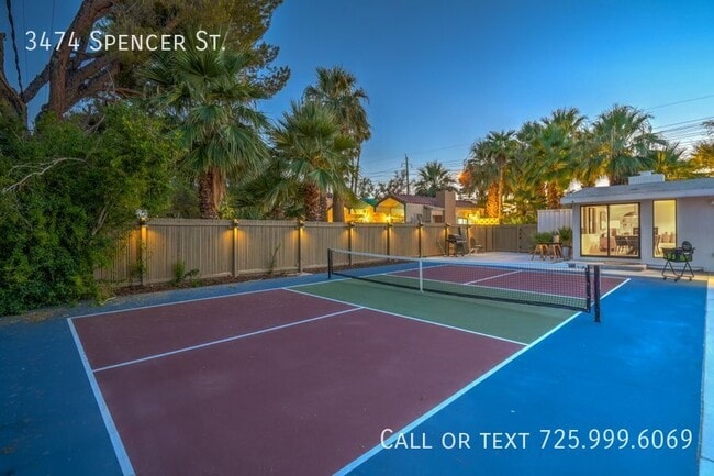 Photo - 3474 Spencer St