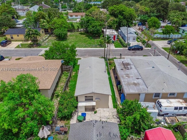 Photo - 805 NW 3rd Ave