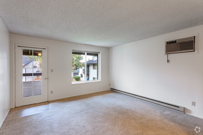 1BR, 1BA - 588SF