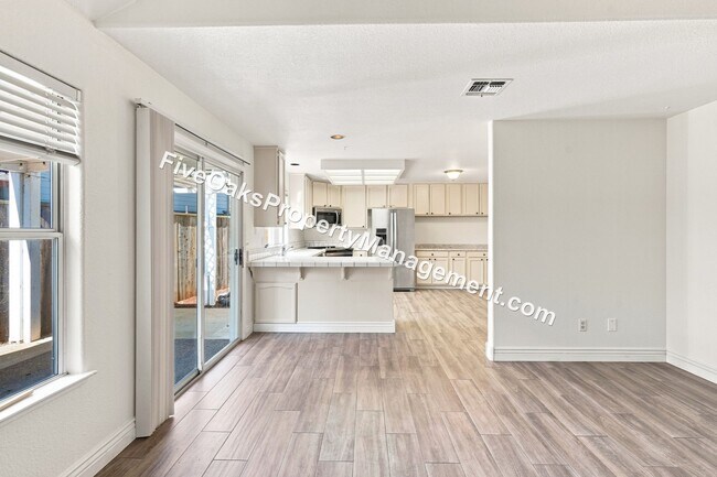 3080 Cambridge Rd